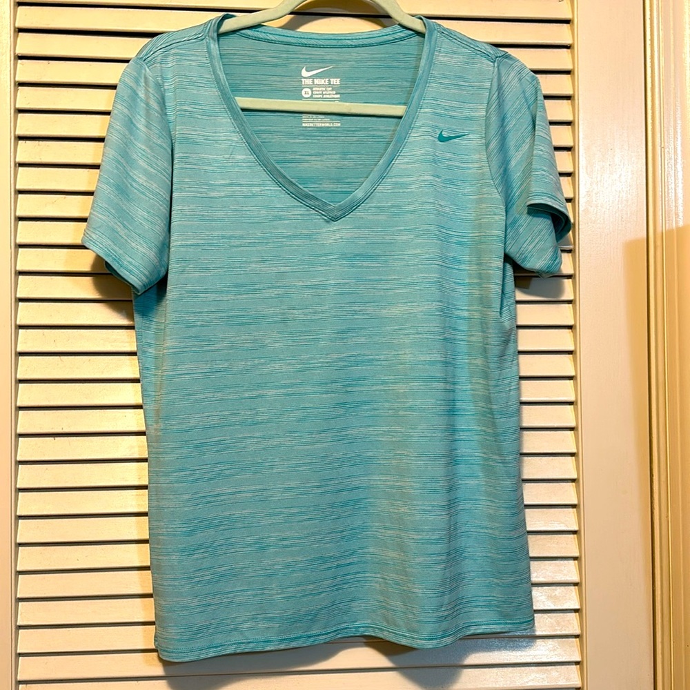 Nike tee
